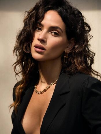 Adria Arjona