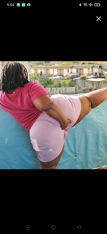 Cathycurvy_africa