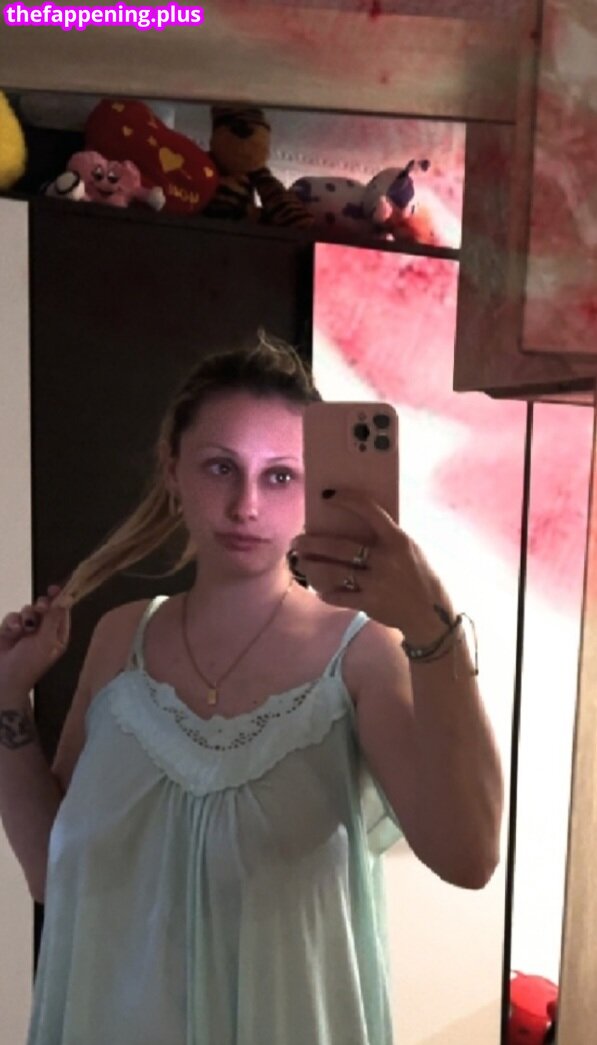 elena_petronella