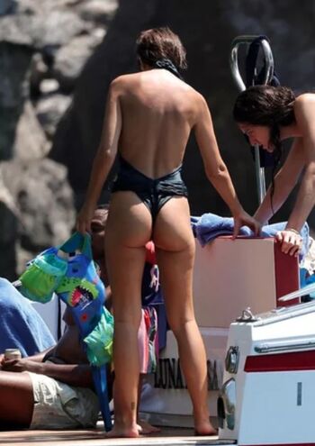 Emily Ratajkowski