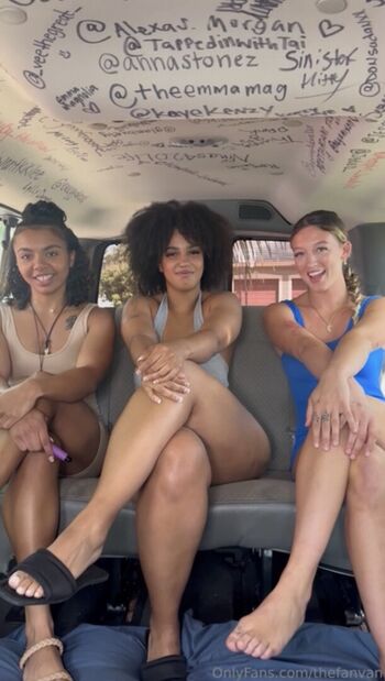 Fan Bus