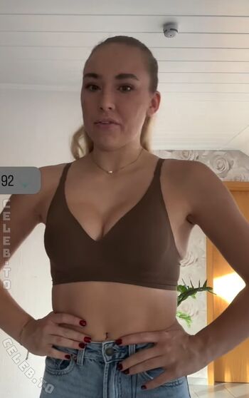 laura__pkr