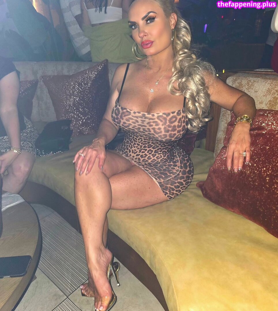 Nicole 