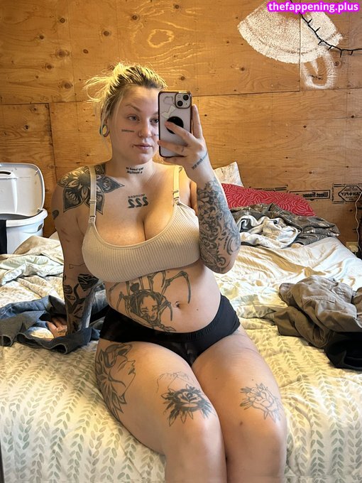Sexy Tatted Supernova00